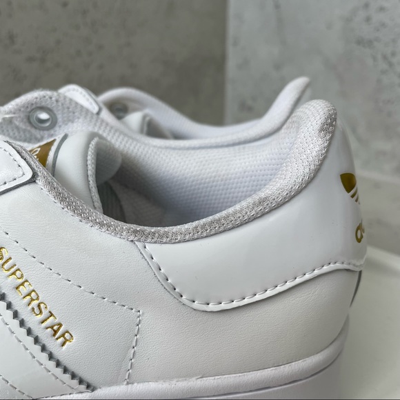 SOLD Adidas Women's Superstar Bold Sneaker Size 5.5 - Picture 14 of 15